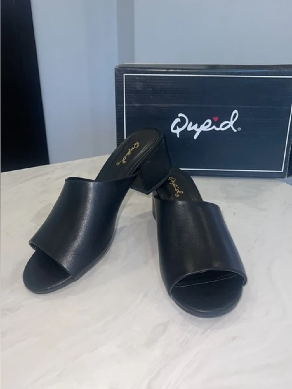 Qupid Black Open-Toe Slide Heels Size 7